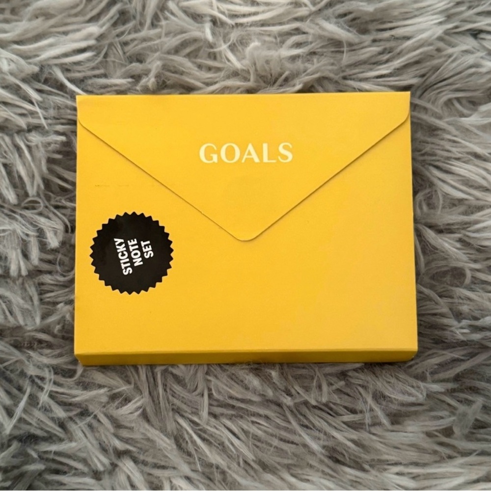2 Magnetic Sticky Note Sets - Picture 3 of 9